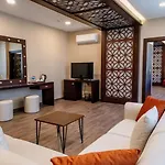 Kronos Hotel Golbası