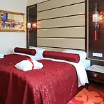 Kronos Hotel 3*