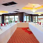 Kronos Hotel Golbası