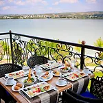 Hotel Kronos Golbası