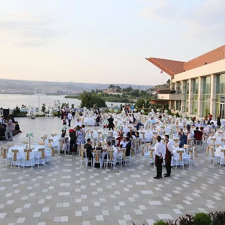 Kronos Hotel