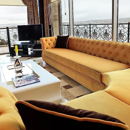 Kronos Hotel Golbası