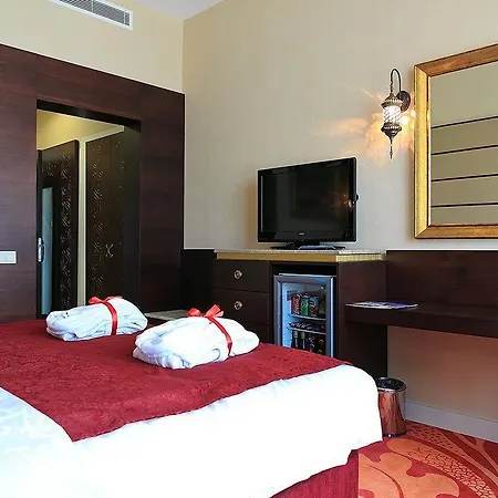 克罗诺斯酒店 3* Golbası
