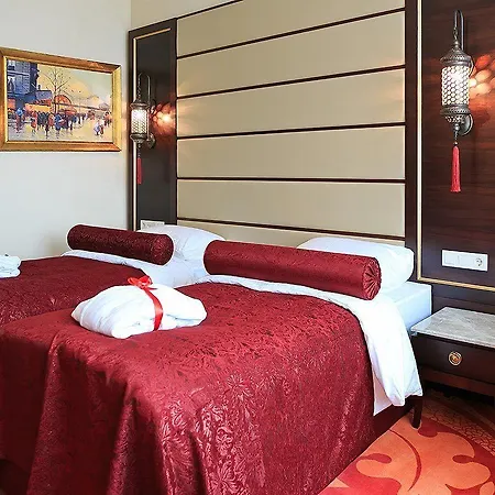 Kronos Hotel 3*