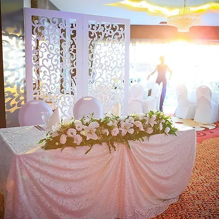 Kronos Hotel 3*