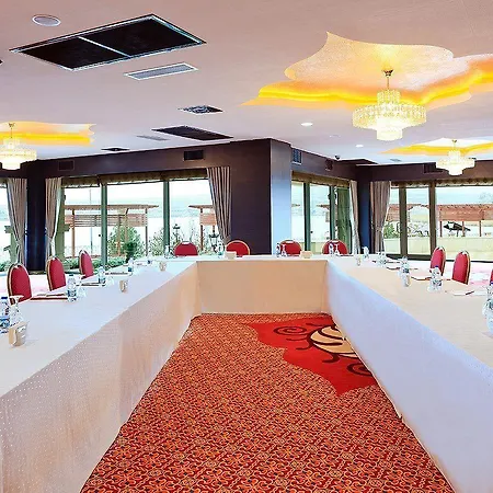 Kronos Hotel Golbası