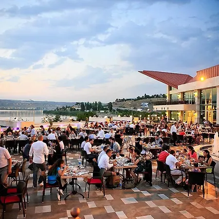 Kronos Hotel Golbası