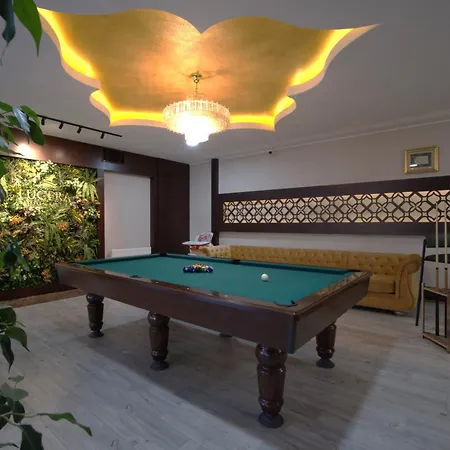 Kronos Hotel