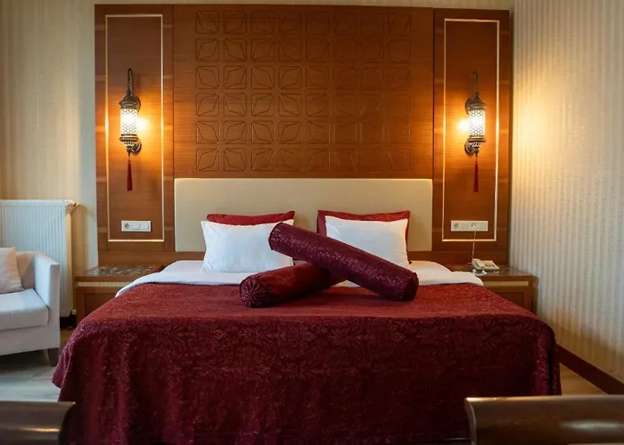 Hotel Kronos Golbası