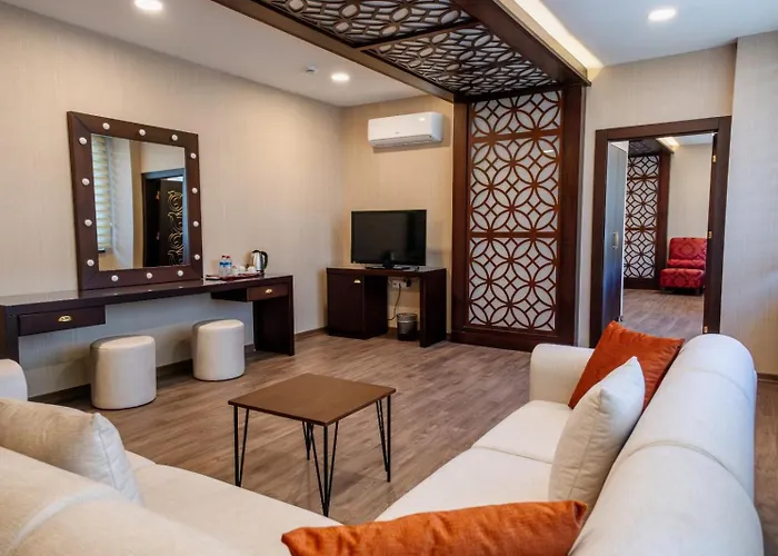 Kronos Hotel Golbası