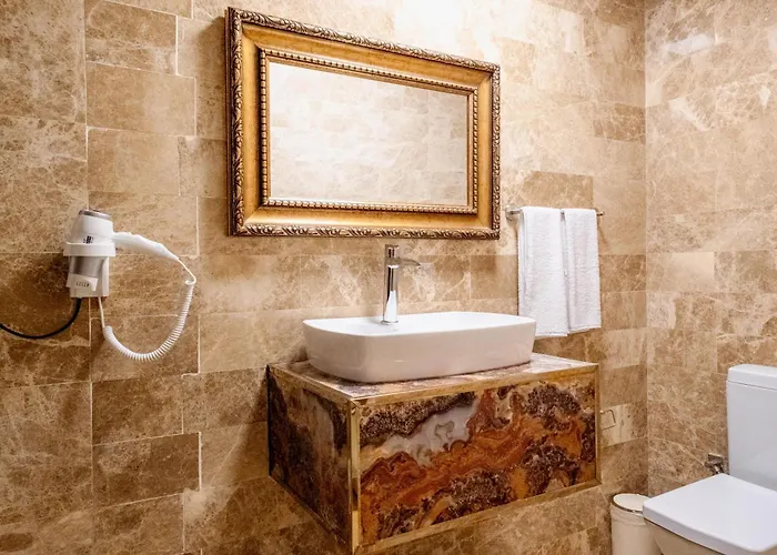 Kronos Hotel Golbası