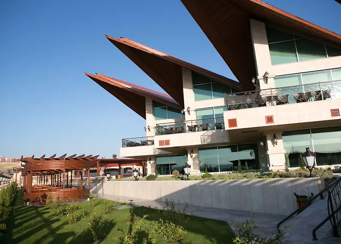 Kronos Hotel Golbası