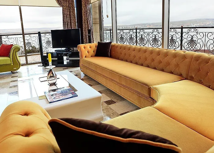 Kronos Hotel Golbası