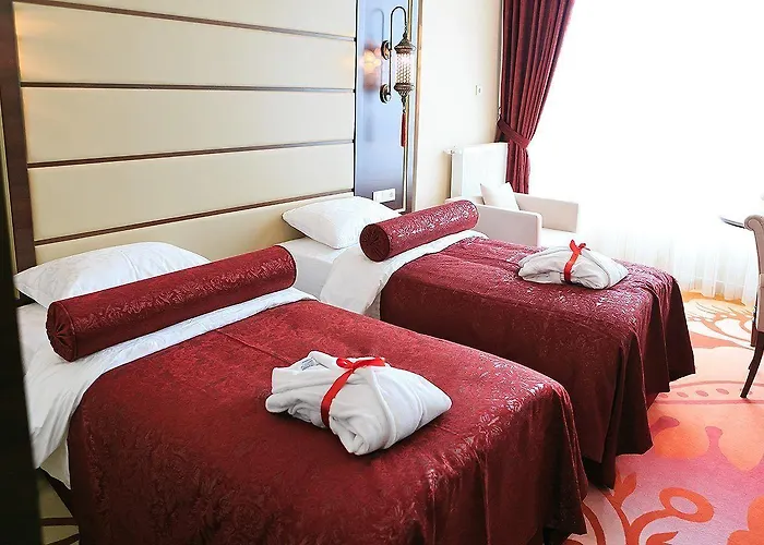 Kronos Hotel Golbası