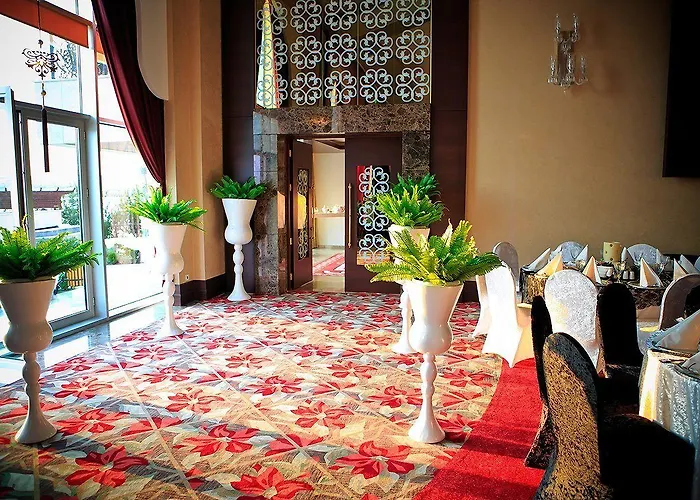 Kronos Hotel Golbası