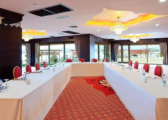 Kronos Hotel Golbası