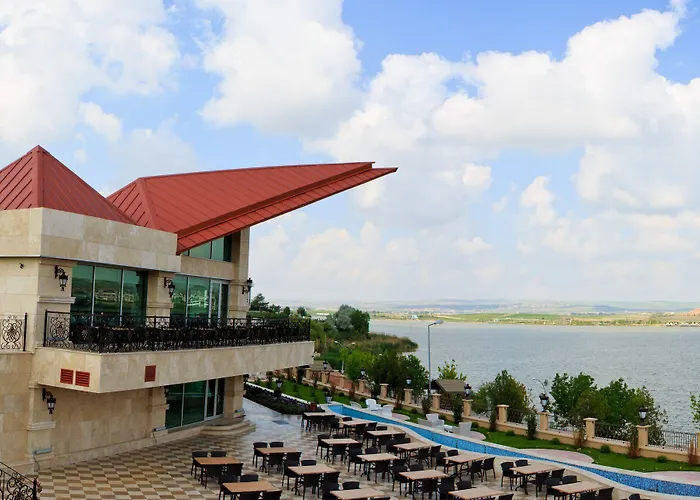 Kronos Hotel Golbası