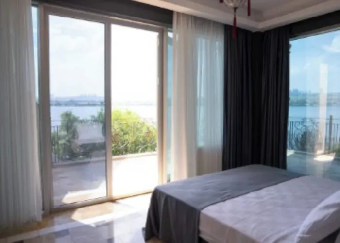 Kronos Hotel Golbası