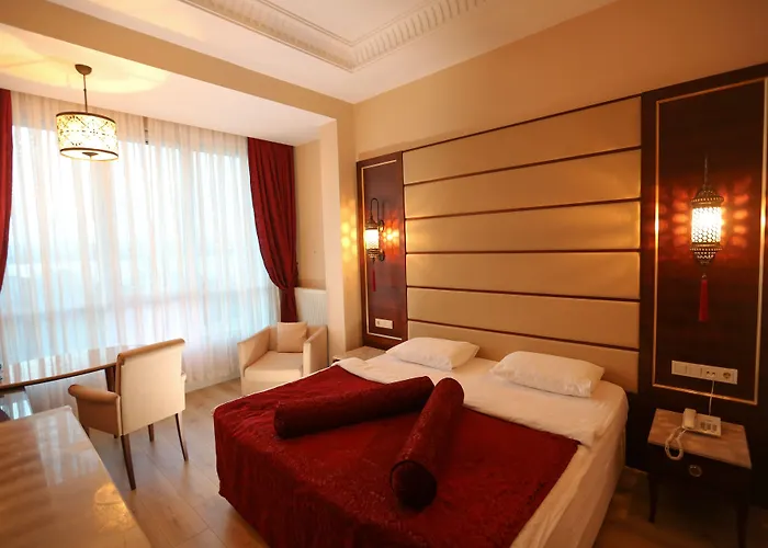 Kronos Hotel Golbası